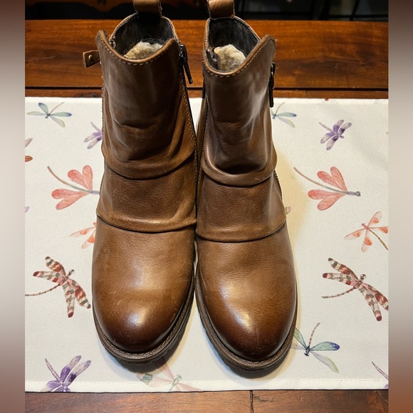 Brand new shirt boots - Picture 7 of 7